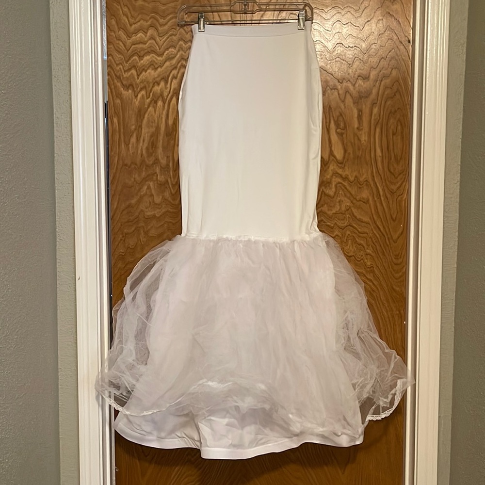 David’s Bridal Trumpet petticoat slip XS